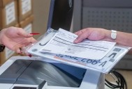 ¿Tienes placas terminación 9 o 0? Así puedes cambiarlas en Jalisco 2025