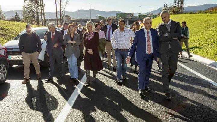 Advierten de que el vial Viveda-Duález atraviesa una parcela contaminada con arsénico