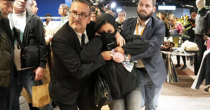 France moves to suspend Shein's online market over listings for illegal weapons and sex dolls