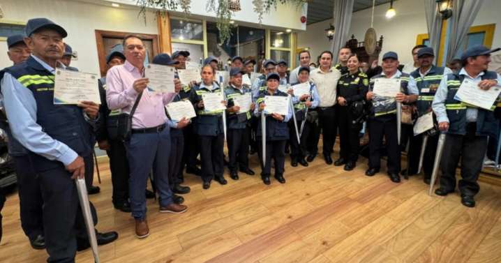 Transformaron a cuidadores de vehículos en gestores de convivencia en perla turística del Eje Cafetero