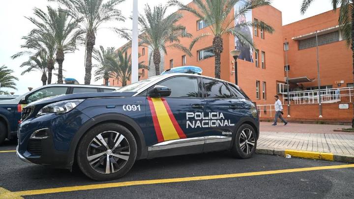 Tres detenidos en Elche por desviar 45.000 euros de su empresa revendiendo coches