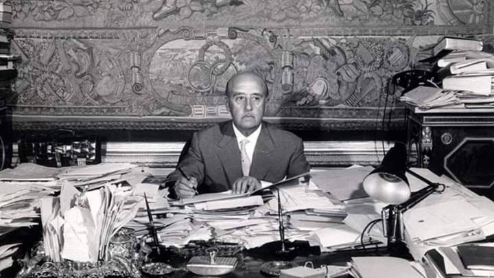 Oposición exige la dimisión de Sánchez tras fallo del Supremo y en pleno aniversario de Franco