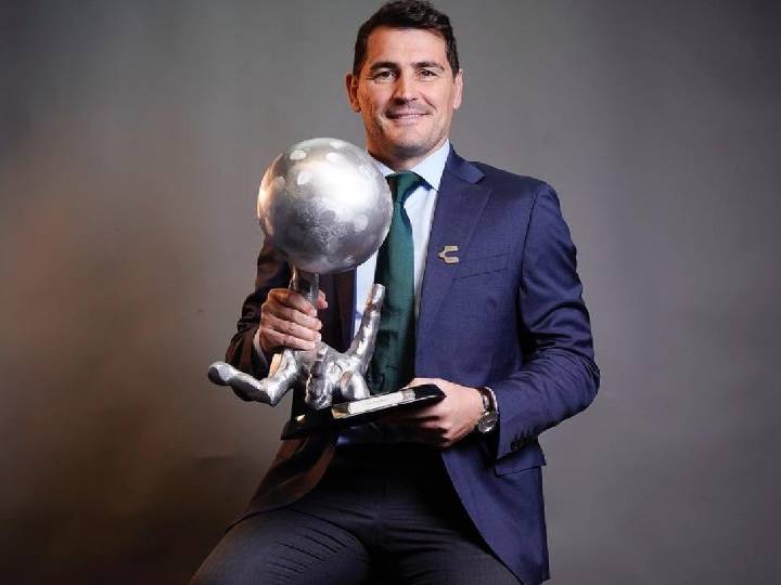 Iker Casillas se enoja con aficionados y luego dice amar a México
