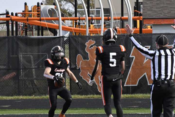 Bohmbach, Reese lead Cowboys past Titans to advance to state semifinals