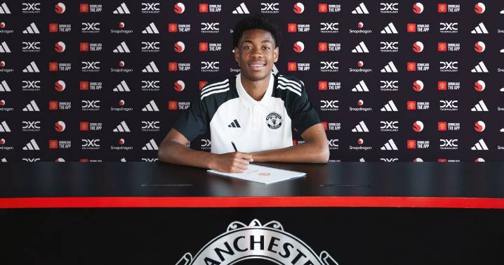 Manchester United player following Paul Pogba lead just scored his first goal