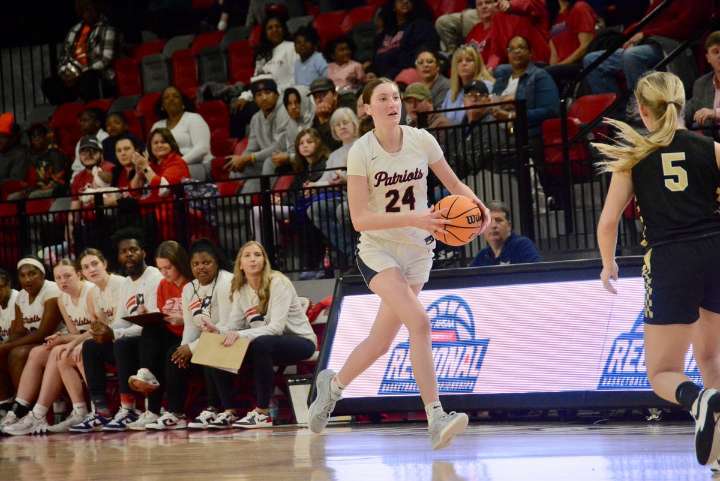 Patriots basketball teams just outside top 10