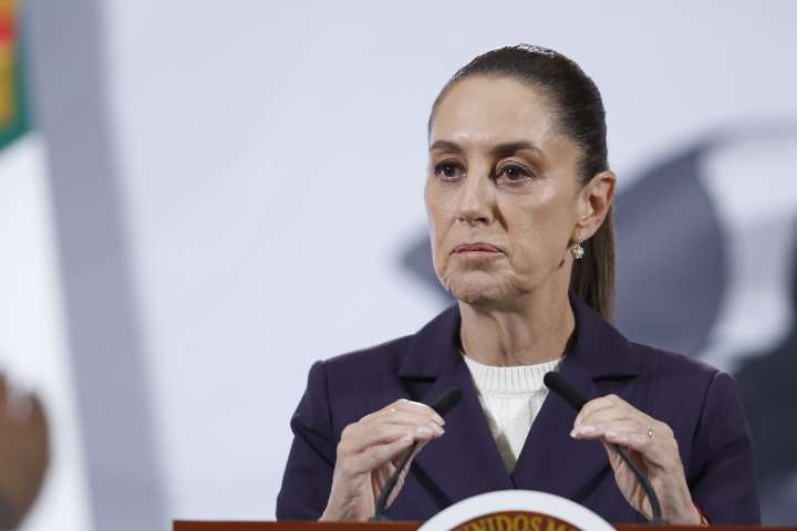 Sheinbaum presenta denuncia tras ser acosada durante un recorrido a pie en Ciudad de México