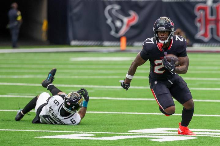 Bills vs. Texans prediction: Week 12 'Thursday Night Football' picks, odds