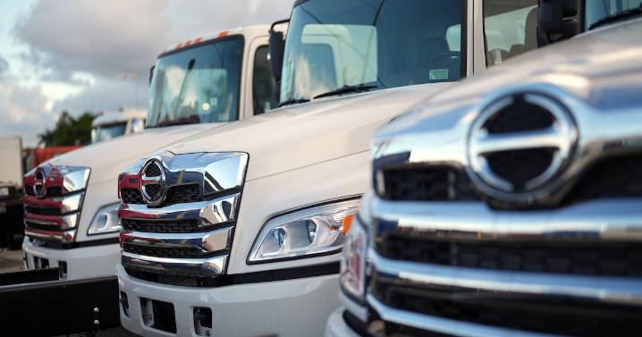 Ebrard anuncia acuerdo con EU para reducir arancel a camiones pesados mexicanos