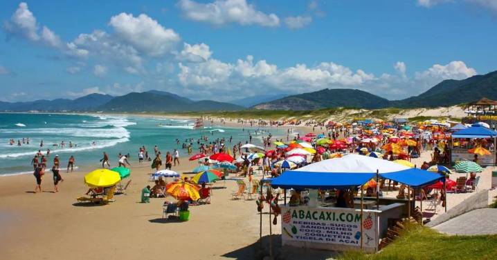 ¿Es más barato viajar a Brasil que a la costa argentina? los precios del verano 2026 en Florianópolis