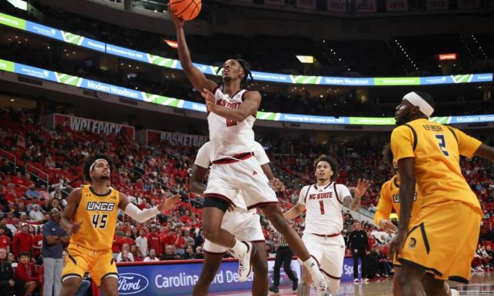 NC State saca contundente victoria sobre UNC Greensboro 110