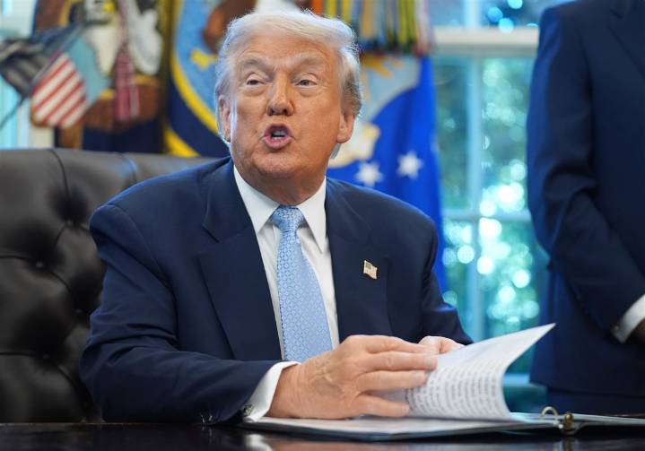 Epstein files and affordability concerns threaten to knock Trump's 2nd presidency off course