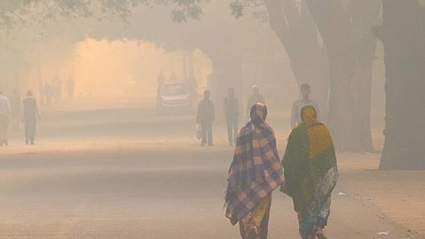 Delhi records AQI 404, extending three-day streak of ‘severe’ pollution levels