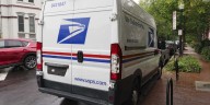 Postal worker allegedly tried to help detainee escape from ICE
