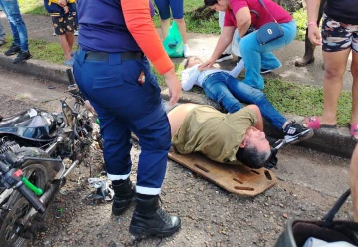 Un muerto y tres heridos en choque de motos en Punceres