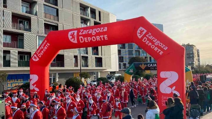 Vuelve la carrera de Papás Noel esta Navidad a Zaragoza: día, precio y nuevo recorrido