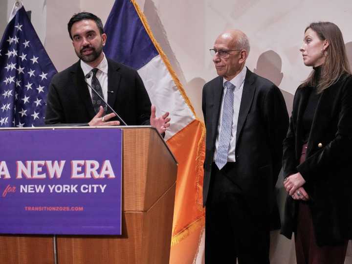 Quiénes son Dean Fuleihan y Elle Bisgaard-Church, los elegidos por Zohran Mamdani para dirigir el ayuntamiento de Nueva York