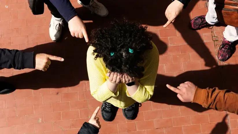 Acoso y ciberacoso entre escolares: ¿qué se está haciendo para enfrentar estos males? [INFORME]