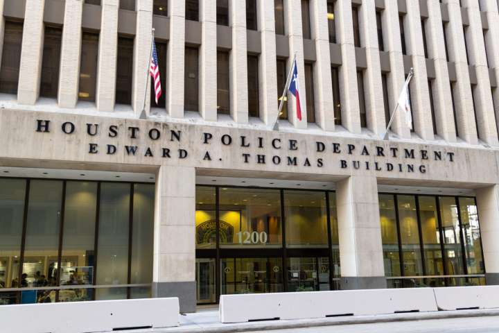 Former Houston Police captain now faces federal child sex charges, DOJ says
