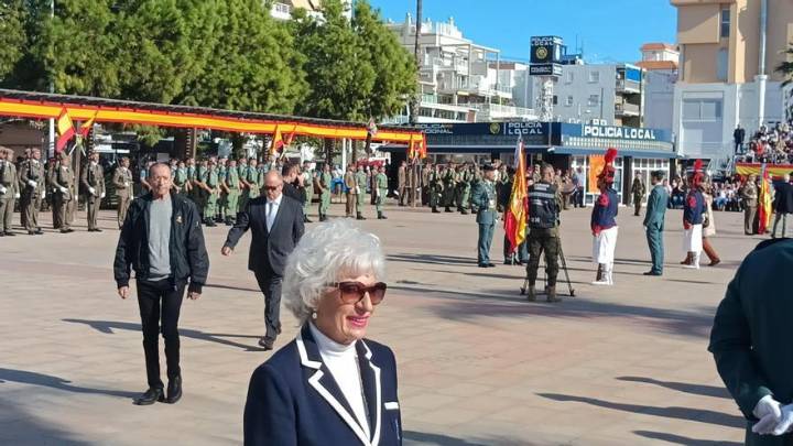 Un total de 250 civiles desfilan en la primera Jura de Bandera de Gandia