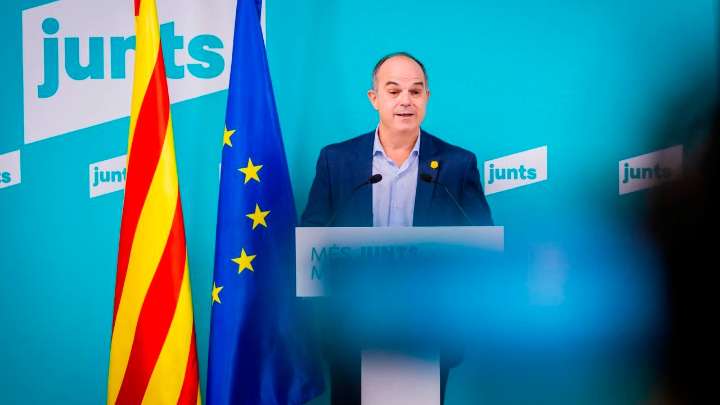 Junts responde a Feijóo y le dice que no pida "ayuda" a la patronal, sino que les traslade un "perdón"