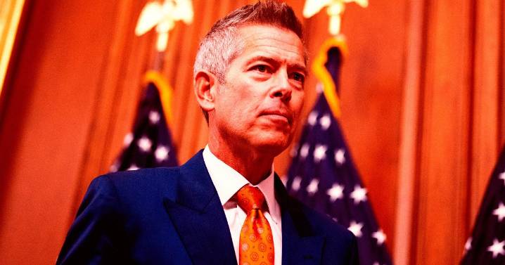 Head of NASA Threatens to Ground Every Single Commercial Flight Before Thanksgiving