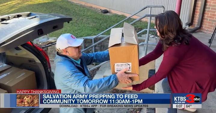 Salvation Army of Northwest Louisiana hosts annual Thanksgiving lunch