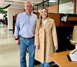 SI PITA: Ambulancia del hospital de Urumita, se encuentra en reparación de motor