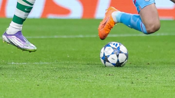 El increíble gol que falló delantero de la selección Colombia en Champions League solo frente al arco