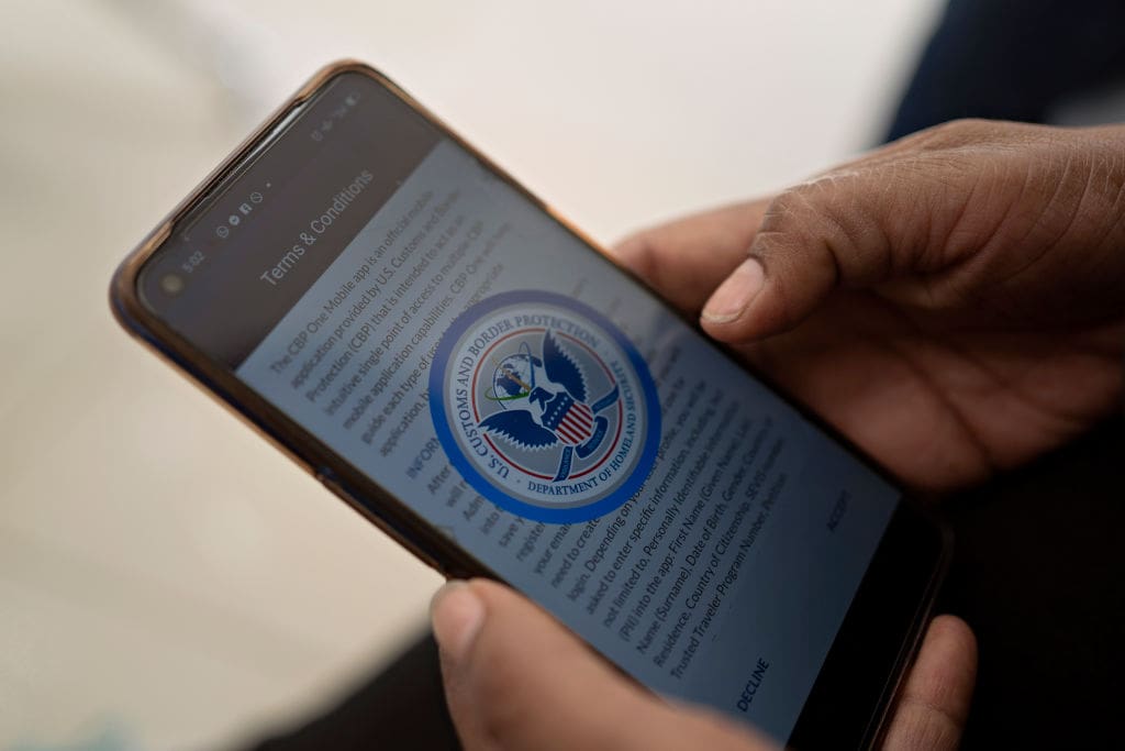 Estados Unidos suspendió las decisiones de asilo por el ataque a dos militares en Washington