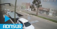 16:40 Techos “chocadores” y el recurso desesperado para no perder todo: las imágenes más impactantes del temporal en Comodoro