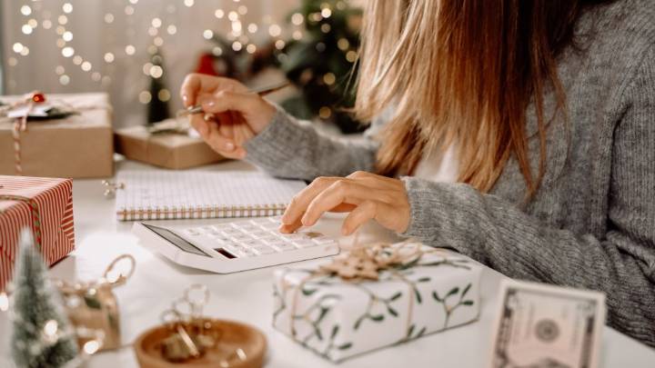 Is giftflation blowing up your holiday budget? Here’s how to fight it