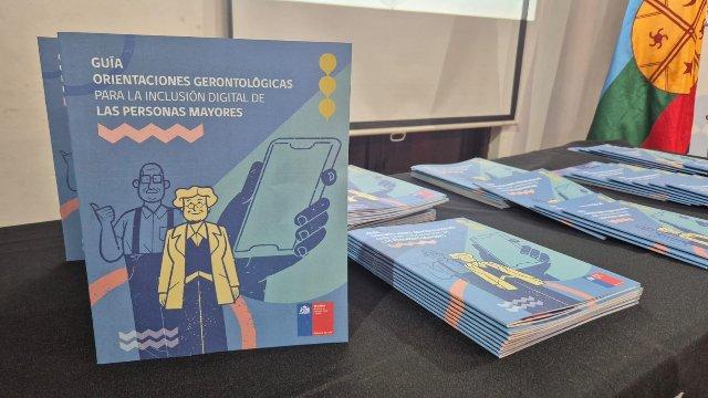 Lanzan guía para que adultos mayores mejoren uso de las tecnologías digitales