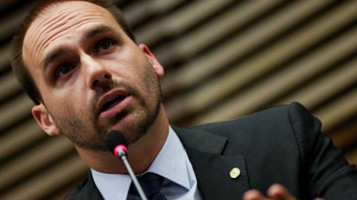 Abren juicio contra Eduardo Bolsonaro en Brasil por obstrucción a la justicia