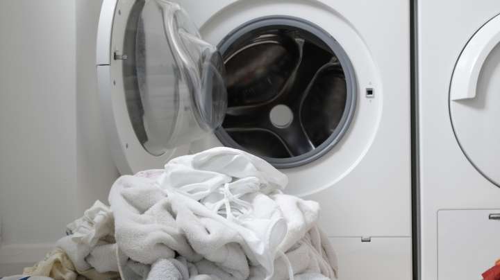 The Alternative To Bleach That Both Protects & Whitens Your Laundry