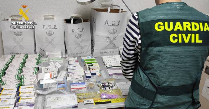 Detenidos en Granada por vender ilegalmente medicamentos por internet