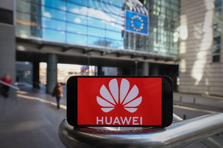Bruselas insiste en que el contrato de Interior con Huawei "tiene el potencial de generar una dependencia de un proveedor de alto riesgo en un sector crítico"