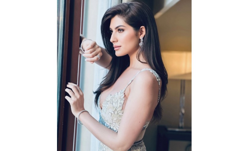 Elnaaz Norouzi shot for ‘Mastii 4’ despite knee injury