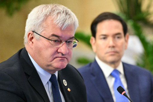 Ministro de exteriores de Ucrania pide apoyo al G7 mientras Rusia ataca red eléctrica