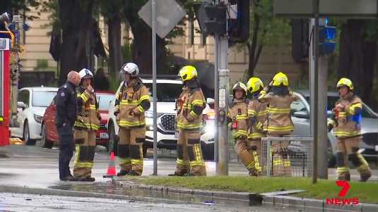 National Gallery of Victoria evacuated after bomb squad called in to investigates suspicious backpack
