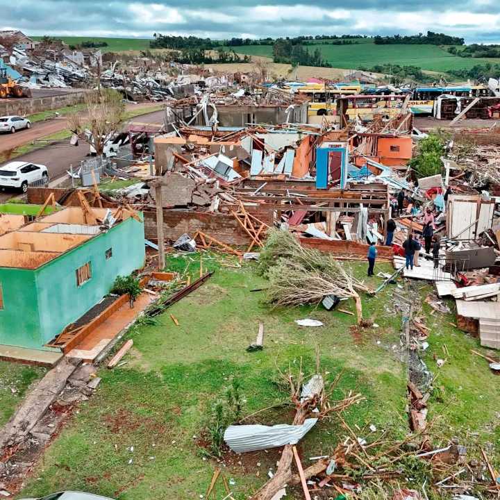 Un tornado azotó de lleno a pueblo del Sur de Brasil