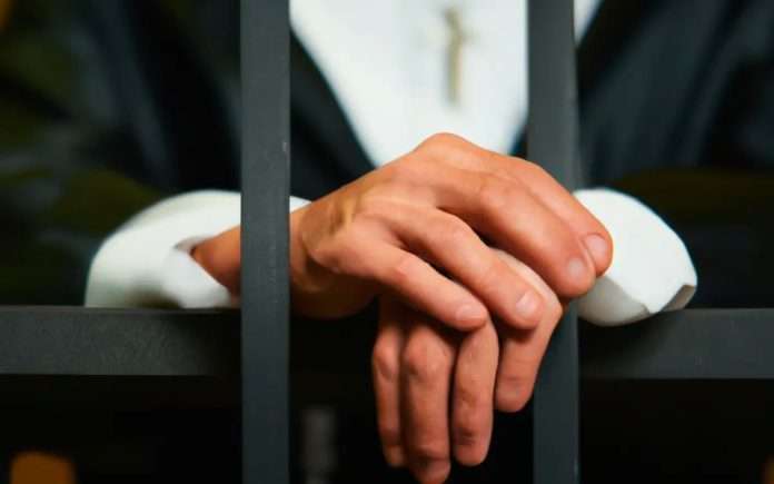 Detenido sacerdote por el abuso sexual de una adolescente de 12 años