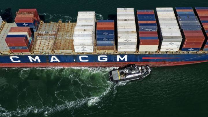 Analysis: Trump fact-checks himself on whether Americans pay for his tariffs