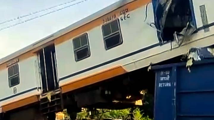 4 Dead As Passenger Train Collides With Goods Train In Chhattisgarh's Bilaspur