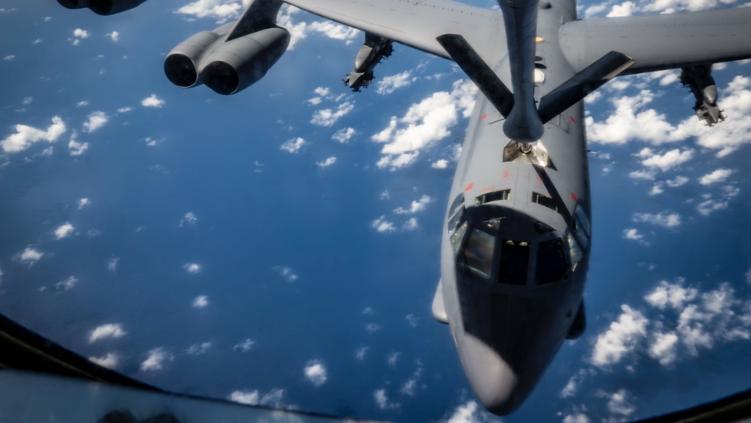 Revela EEUU fotos de bombarderos sobre Venezuela