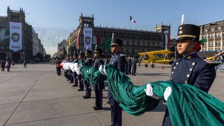 Fotos: Así Se Vive el Desfile de Hoy 20 de Noviembre de 2025 en CDMX por Día de la Revolución