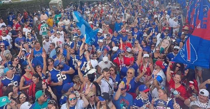 Bills Mafia heats up Miami, but the team forgot to show up in Week 10
