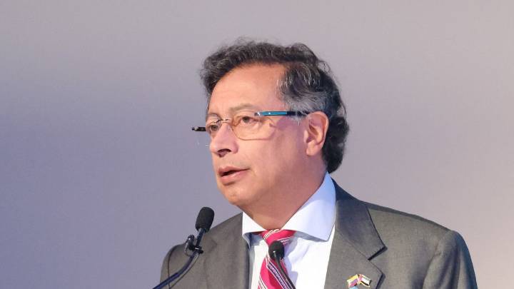 Comisión de Acusación abre investigación previa contra el presidente Petro por el caso pasaportes