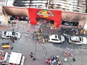 Investigan a funcionarios por incendio de tienda Waldo’s; analizan documentación