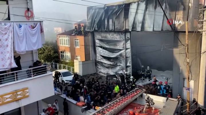 Six killed in fire at perfume depot in northwestern Turkey